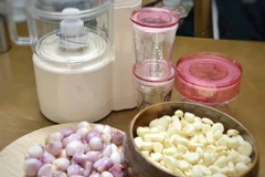 Kinh nghiệm làm hành tỏi một lần ăn cả tháng cho bà nội trợ bận rộn