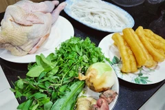 [Photo] Hướng dẫn cách nấu món phở gà già thơm ngon "đúng điệu"