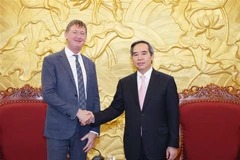 Trưởng ban Kinh tế Trung ương Nguyễn Văn Bình tiếp ông Philip Olivier, Phó Chủ tịch Tập đoàn dầu khí Total. ((Ảnh: Phương Hoa/TTXVN)