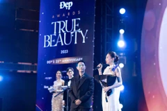 Tiểu Vy nhận giải "Pretty Lady" tại lễ trao giải "Đẹp Awards 2023," diễn ra tối qua. (Ảnh: CTV/Vietnam+)