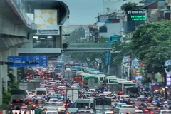 Quy hoạch đường sắt đô thị liệu có giúp giảm ùn tắc giao thông trên đường Nguyễn Trãi? (Ảnh: Tuấn Đức/TTXVN)