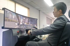 Với mô hình cabin tập lái xe, người học sẽ được trải qua rất nhiều tình huống với nhiều địa hình cung đường và thời tiết khác nhau.