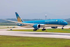 Máy bay của hãng hàng không Vietnam Airlines cất cánh tại một sân bay. (Ảnh: CTV/Vietnam+)