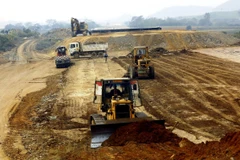 Tổng khối lượng xây lắp dự án cao tốc Bắc-Nam giai đoạn 2017-2020 đến nay đạt khoảng gần 40% giá trị hợp đồng. (Ảnh: Huy Hùng/TTXVN)