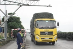 Hệ thống cân xe tự động hiện đại nhất Việt Nam được lắp đặt thí điểm trên Quốc lộ 5 để kiểm soát và ngăn chặn xe quá tải. (Ảnh: CTV/Vietnam+)