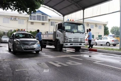 Học viên học thực hành lái xe tại một trung tâm đào tạo sát hạch lái xe. (Ảnh: Việt Hùng/Vietnam+)