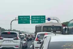 Tổng cục Đường bộ lên tiếng việc thu phí không dừng cao tốc bị lỗi 