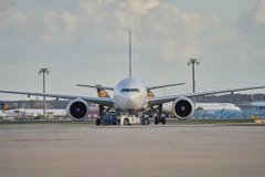 Đội máy bay Boeing 777F của Lufthansa Cargo trên chặng bay từ Frankfurt đến Việt Nam được vận hành bởi AeroLogic. (Ảnh: CTV/Vietnam+)