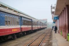 Ngành Đường sắt bổ sung thêm vé tàu đi khu vực miền Trung trong dịp Tết Quý Mão 2023. (Ảnh: Minh Sơn/Vietnam+)