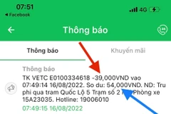 Chủ xe tá hỏa khi xe lưu thông qua trạm phí nhưng lại nhận thông báo trừ tiền 2 lần.
