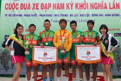 Đội ADC Truyền hình Vĩnh Long 1 giành ngôi nhất đồng đội. (Ảnh: Vũ Tiến Lực/Vietnam+)