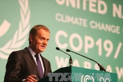 Thủ tướng Ba Lan Donald Tusk phát biểu tại hội nghị ngày 19/11. (Nguồn: THX/TTXVN)