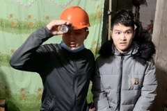 Công an xã Thông Nguyên cải trang thành thợ điện để vây bắt đối tượng Nguyễn Văn Trình. (Ảnh: baohagiang.vn)