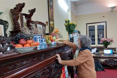 Không gian thờ phụng và lưu giữ truyền thống đồng chí Nguyễn Phong Săc tại nhà 152 phố Bạch Mai, quận Hai Bà Trưng, Hà Nội. (Ảnh: Đinh Thuận/TTXVN)