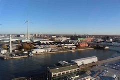 Một góc cảng Antwerp. (Ảnh: Hương Giang/TTXVN)