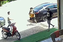 Diễn biến vụ việc được camera ghi lại.