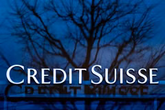 Biểu tượng Credit Suisse tại chi nhánh của ngân hàng này ở Lausanne, Thụy Sĩ. (Ảnh: AFP/TTXVN)