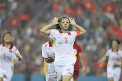 Đội trưởng Lê Thị Bảo Trâm (số 2) ghi bàn thắng nâng tỷ số lên 2-0 cho U20 Nữ Việt Nam. (Ảnh: Minh Quyết/TTXVN)