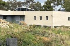 Tòa nhà nằm trong khuôn viên khu đất mà Nga thuê ở ngoại ô Yarralumla. (Nguồn: AP)