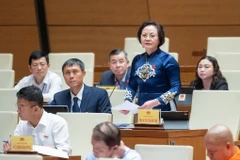 Bộ trưởng Bộ Nội vụ Phạm Thị Thanh Trà trả lời chất vấn. (Ảnh: CTV/Vietnam+)
