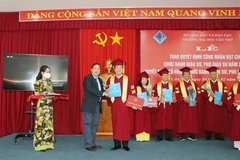 Trao quyết định công nhận đạt chuẩn chức danh giáo sư, phó giáo sư tại Đại học Cần Thơ. (Ảnh: ctu.edu)