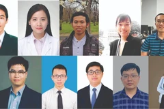 10 nhà khoa học (từ trái qua phải): Tiến sỹ Huỳnh Trọng Phước, Tiến sỹ Trịnh Hoàng Kim Tú, Tiến sỹ Nguyễn Trọng Nghĩa, Thạc sỹ Nguyễn Hồ Thùy Linh, Tiến sỹ Lê Đình Anh, Tiến sỹ Phạm Huy Hiệu, Tiến sỹ Ngô Ngọc Hải, Tiên sỹ Ngô Quốc Duy, Tiên sỹ Trịnh Văn C