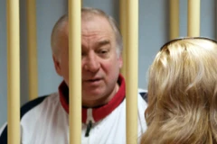 Cựu điệp viên hai mang Sergei Skripal tại tòa án quân sự ở Moskva, Nga ngày 9/8/2006. (Nguồn: AFP/TTXVN)