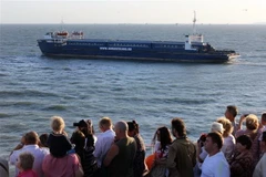 Phà biển chở tàu hỏa khởi hành từ Kavkaz thuộc vùng Krasnodar, qua eo biển Kerch tới bán đảo Crimea. (Ảnh: AFP/TTXVN)