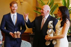 Meghan Markle mang thai: Quy tắc Hoàng gia Anh lại bị phá vỡ