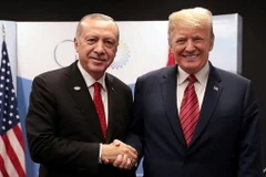 Tổng thống Mỹ Donald Trump (phải) và người đồng cấp Thổ Nhĩ Kỳ Tayyip Erdogan. (Nguồn: AFP)