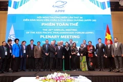 Chủ tịch Quốc hội Việt Nam Nguyễn Thị Kim Ngân, Chủ tịch APPF-26, và các đại biểu. (Ảnh: An Đăng/TTXVN)