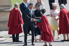 Vợ chồng danh thủ bóng đá David Beckham tại lễ cưới. (Nguồn: Time)