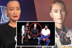 Robot Sophia ngồi "ngang hàng" với các ngôi sao trong show thời trang