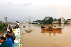 [Video] Hà Nội lên phương án di dời 14.000 hộ dân vùng lụt Chương Mỹ