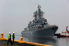 Tàu tuần dương tên lửa Varyag của Nga cập cảng Manila ngày 20/4/2017. Ảnh minh họa. (Nguồn: EPA/TTXVN)