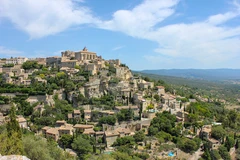 Khám phá những ngôi làng ở nước Pháp nhỏ, xinh và rất tình