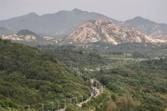 Quang cảnh Khu phi quân sự (DMZ) phân chia hai miền Triều Tiên tại Cheorwon, tỉnh Gangwon, Hàn Quốc. (Ảnh: Yonhap/TTXVN)
