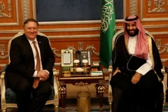 Ngoại trưởng Mỹ Mike Pompeo và Thái tử Saudi Arabia Mohammed bin Salman trong cuộc gặp ngày 16/10. (Nguồn: Reuters)