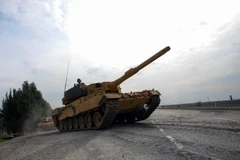  Xe quân sự từ Hatay, Thổ Nhĩ kỳ chuẩn bị tiến vào khu vực Afrin, Syria ngày 21/1. (Nguồn: THX/TTXVN)