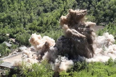 Triều Tiên tiến hành phá hủy bãi thử hạt nhân Punggye-ri ở tỉnh Bắc Hamgyong ngày 24/5/2018. (Nguồn: Yonhap/TTXVN)