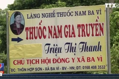 [Video] Sự thật về lương y khám chữa bệnh trên biển quảng cáo