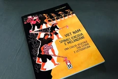 Cuốn sách của tác giả Sandra Scagliotti. (Ảnh: Quang Thanh/Vietnam+)