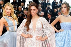 Mỹ nhân Bollywood diện váy cưới tại Cannes, lấn át dàn siêu mẫu 