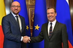 Thủ tướng Bỉ Charles Michel (trái) và người đồng cấp Nga Dmitry Medvedev. (Nguồn: government.ru)