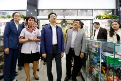 Phó Thủ tướng Vũ Đức Đam trong chuyến thăm Lâm Đồng. (Ảnh: baolamdong.vn)