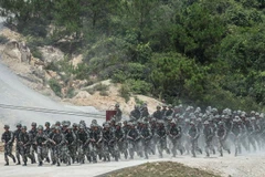 Binh sỹ Trung Quốc tham gia một cuộc diễn tập. (Nguồn: THX/TTXVN)