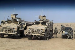 Lực lượng do Mỹ hỗ trợ được triển khai gần làng Susah, tỉnh Deir Ezzor, Syria, trong chiến dịch chống Tổ chức Nhà nước Hồi giáo (IS) ngày 13/9/2018. (Ảnh: AFP/TTXVN)