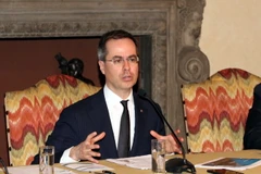 Phó Chủ tịch Tập đoàn Piaggio, ông Matteo Colaninno phát biểu tại Hội thảo. (Ảnh: Ngự Bình/TTXVN)