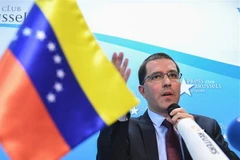 Ngoại trưởng Venezuela Jorge Arreaza tại cuộc họp báo ở Brussels , Bỉ. (Ảnh: AFP/TTXVN)