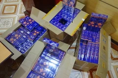 Công an Móng Cái bắt liên tiếp 2 vụ buôn lậu thuốc lá, đồ điện tử